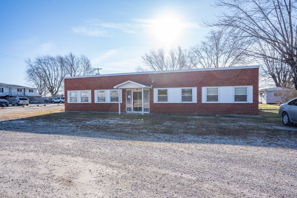 2188 Highway JJ, Moberly, MO 65270